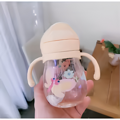 Verre bebe jaune paille