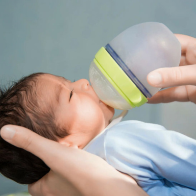 Biberon anis maman nourri son bébé naissance