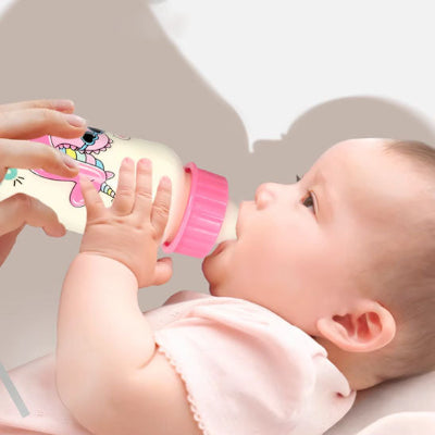 Biberon kartoum bebe boit son lait