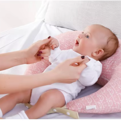 coussin d'allaitement milie bébé sourit