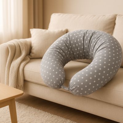 coussin d'allaitement sur canape salon