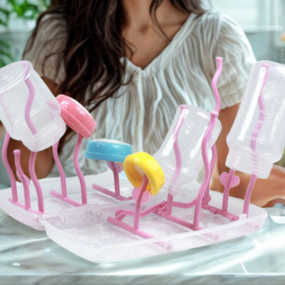 egouttoire biberon hygiprayik maman devant ses biberons