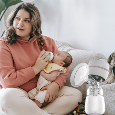 tire lait électrique bicolore blanc maman donne biberon