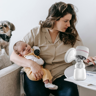 tire lait électrique bicolore blanc maman au bureau