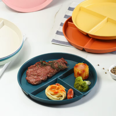 Assiette bebe ecologique poser sur table