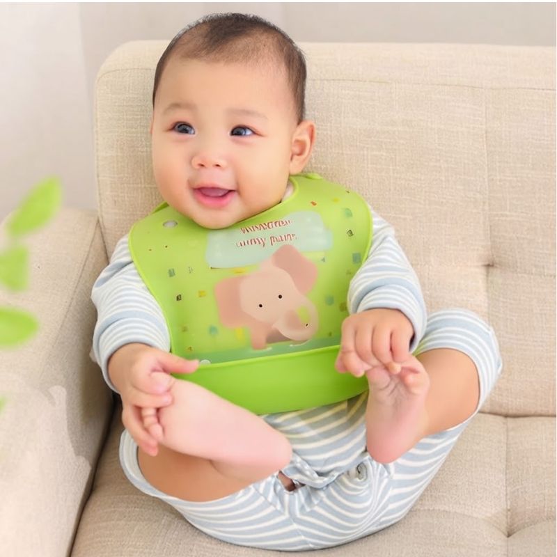 Bavoir bebe Ajustable et lavable enfant assis confortablement