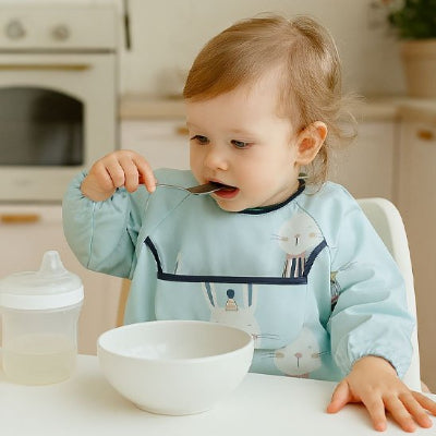 Bavoir bebe Elegance pratique enfant qui porte bavoir