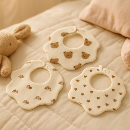 Bavoir Bebe Mimi Chou Sur Lit maman