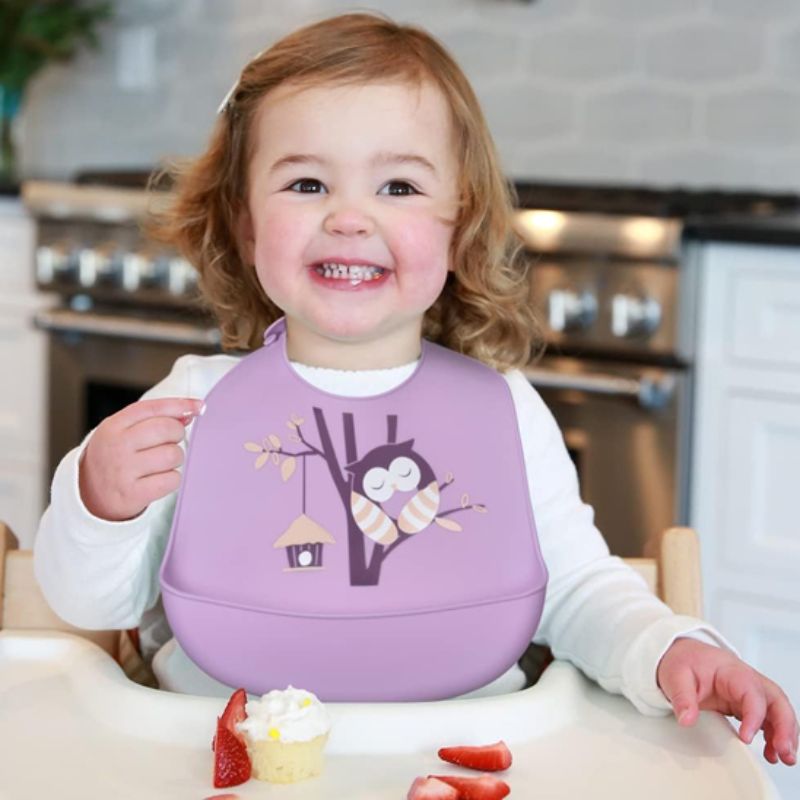 Bavoir bébé Praticité enfant qui porte son bavoir