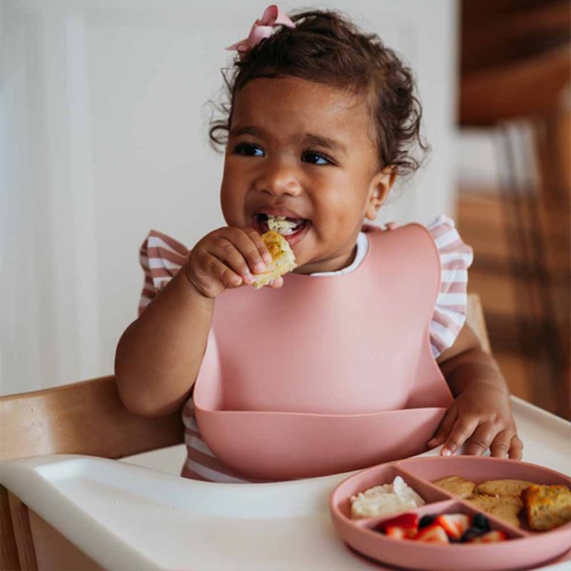 Bavoir bébé pratique enfant avec son bavoir rose