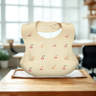 Bavoir silicone bebe Anti-tache ergonomique poser sur table cuisine