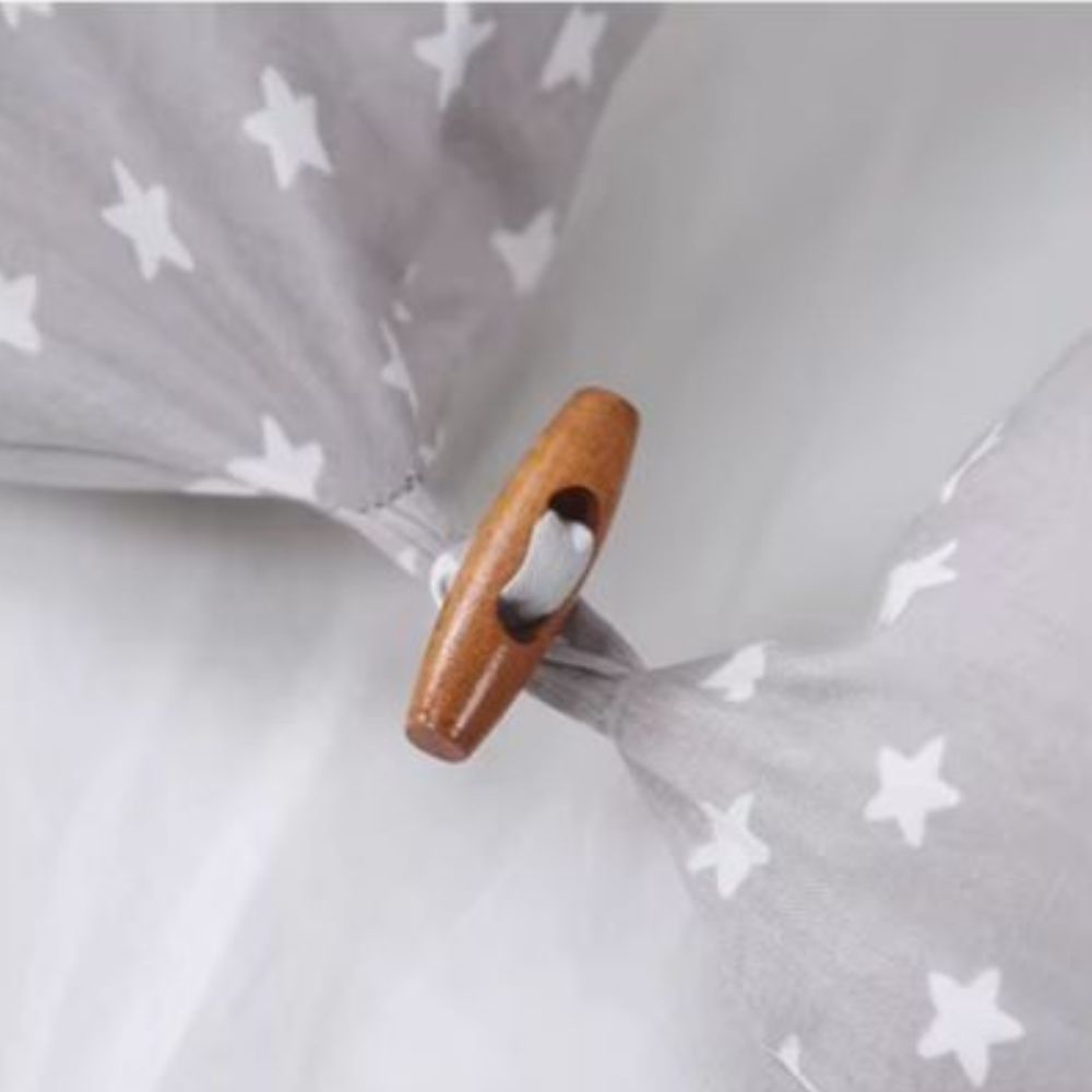 coussin d'allaitement qui montre le boutonnage
