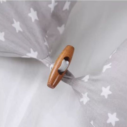 coussin d'allaitement qui montre le boutonnage