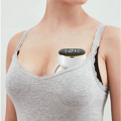 tire lait electrique sous te shirt