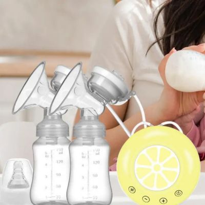 Tire lait main libre avec maman qui donne biberon