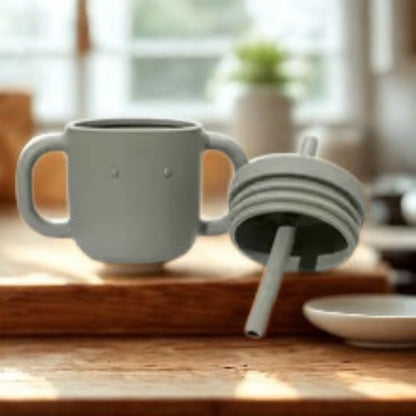 Verre bebe  Premier apprentissage sur la table