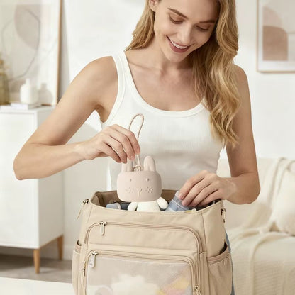 boite a tetine maman cherche dans son sac