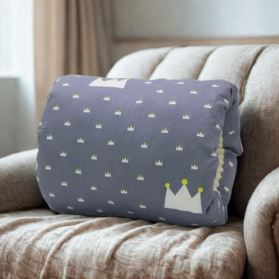 coussin allaitement couronne dans fauteuil