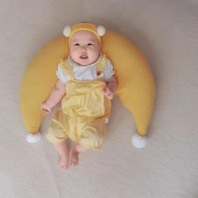 coussin allaitement fleur coton bebe allonger sur coussin