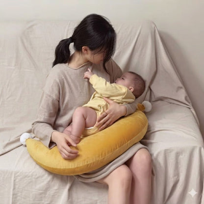 coussin allaitement maman avec bebe dans son bras