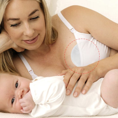 coussinets d allaitement bebe a coter maman