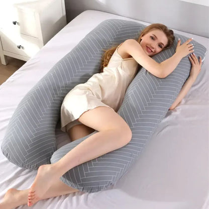 maman en position confortable avec Coussin de grossesse
