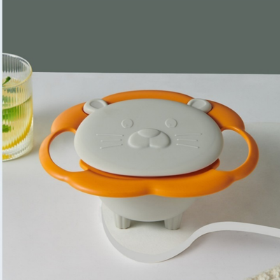 vaisselle bebe gris sur table